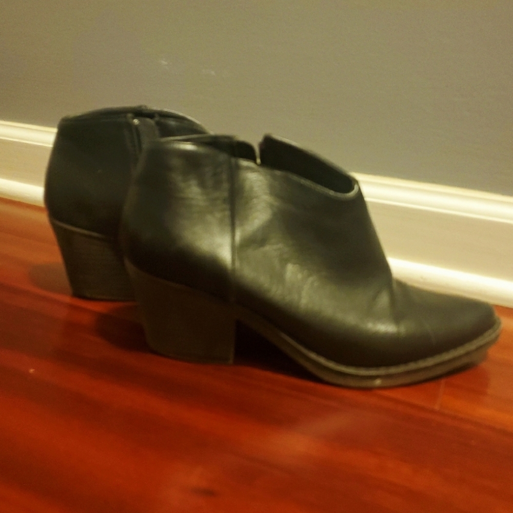 Forever21 pointy toe low cut leather booties
